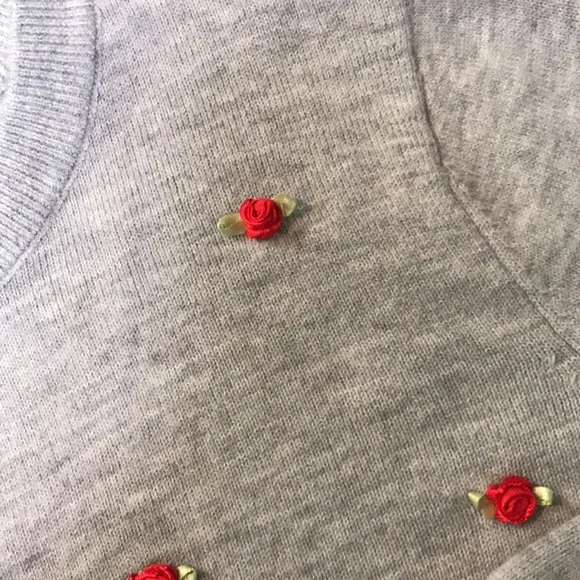 🆕Wild Fable Rosette Embroidered Button Down Gray Cardigan Various Sizes | NWT - Picture 4 of 8